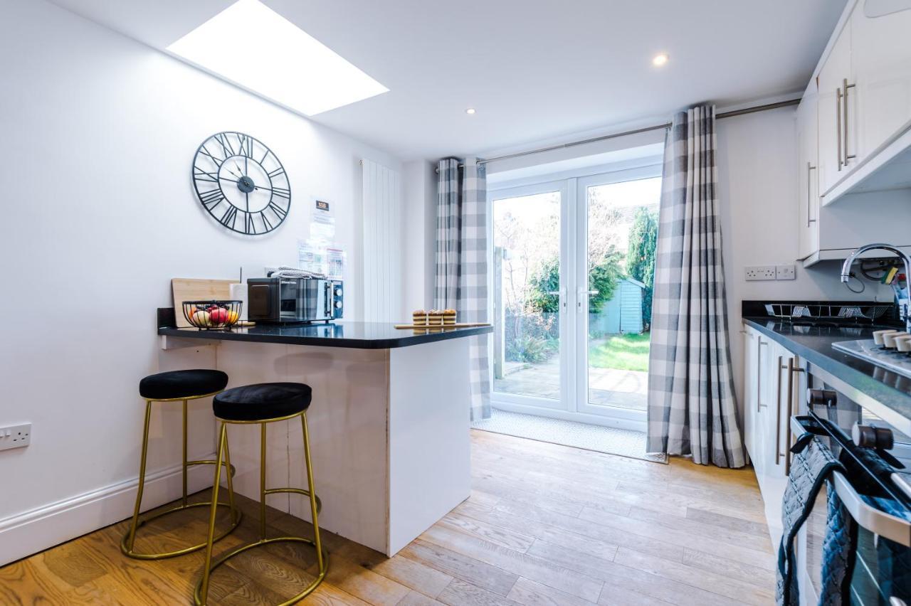 Pristine Chester House: 2-Bed Family Haven by 53 Degrees Property Hough Green Exterior photo