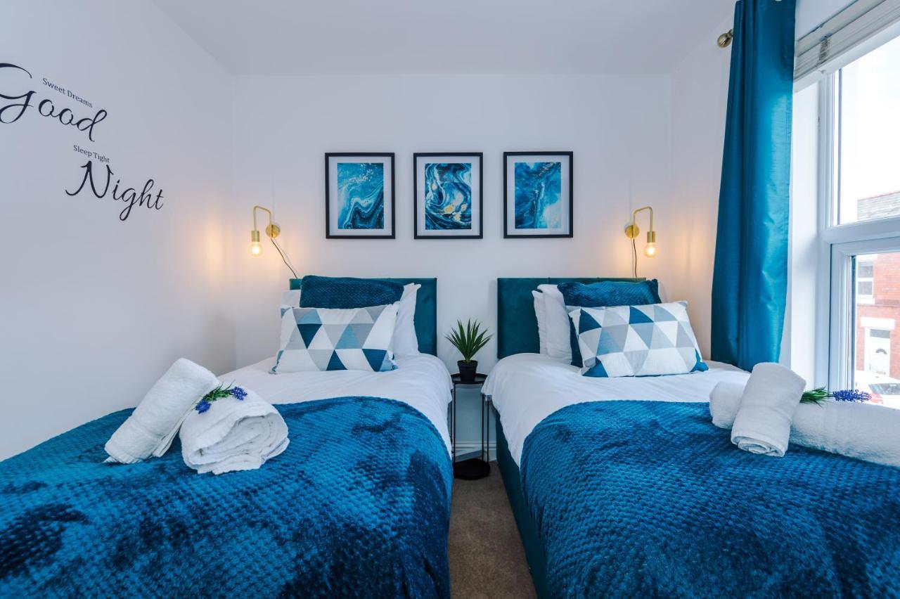 Pristine Chester House: 2-Bed Family Haven by 53 Degrees Property Hough Green Exterior photo